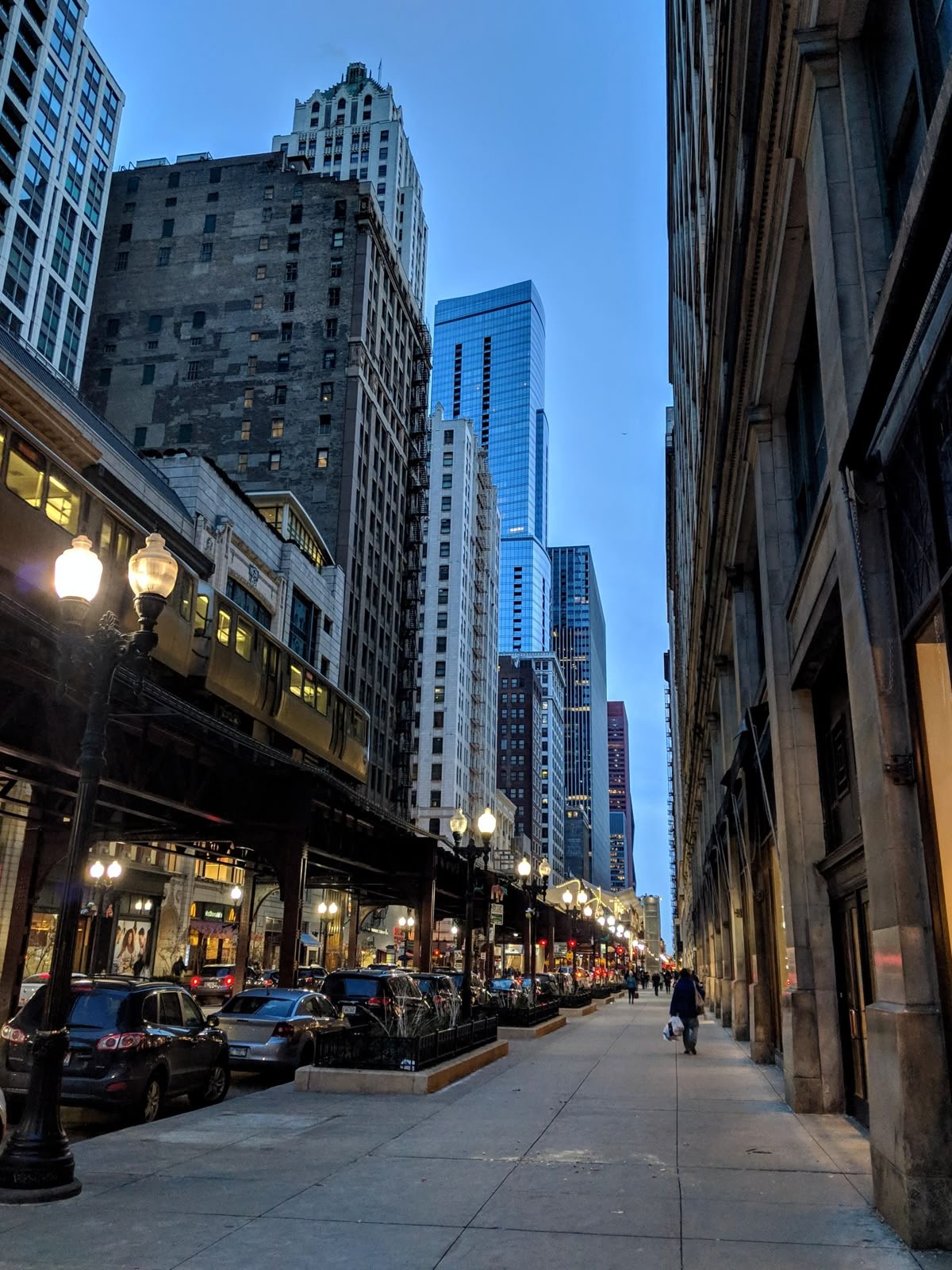 BOOK ROOMS IN CHICAGO